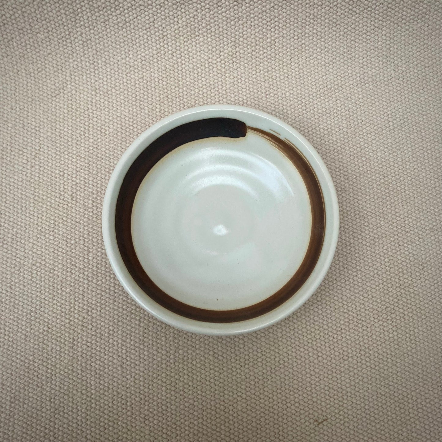 Sojaskål vit-brun "Rush Rokubei"