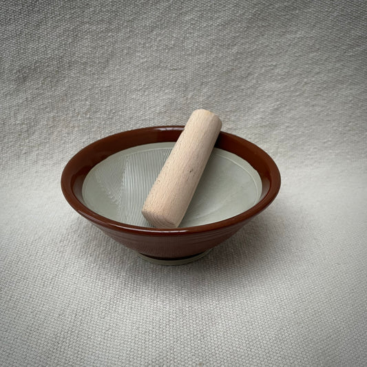 Suribachi Motoshige Brun + Stöt i trä