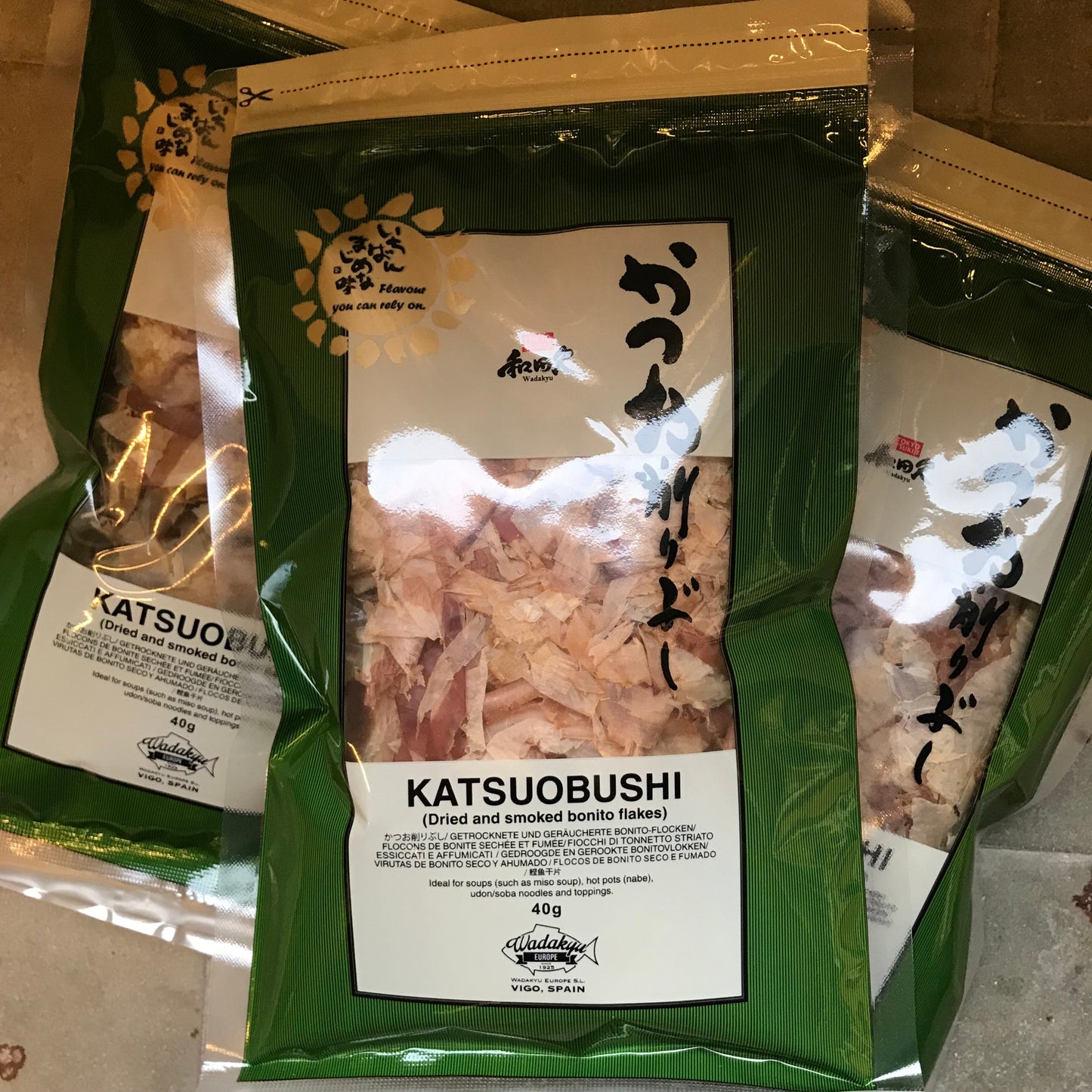 Torkad, rökt och fermenterad tonfisk "Katsuobushi" 40g